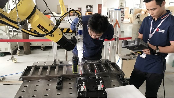 不銹鋼激光焊接機(jī)操作